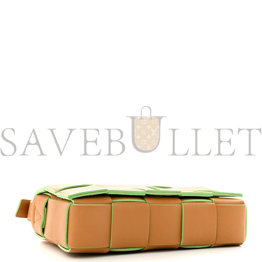 bo*te*ga Ve*ne*ta grained calfskin maxi intrecciato cassette crossbody bag caramel pistachio (23*15*5.5cm)