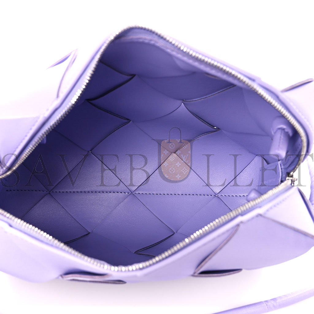 bo*te*ga Ve*ne*ta lambskin maxi intreccio small cassette camera bag wisteria 1441907 (23*15*8cm)
