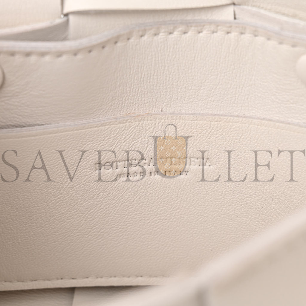 bo*te*ga Ve*ne*ta lambskin maxi intrecciato extra mini cassette crossbody bag white (13*9*4cm)