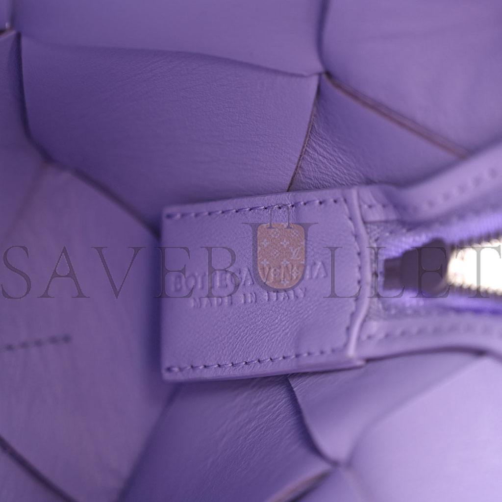 bo*te*ga Ve*ne*ta lambskin maxi intrecciato small cassette camera bag wisteria (22*17*7cm)