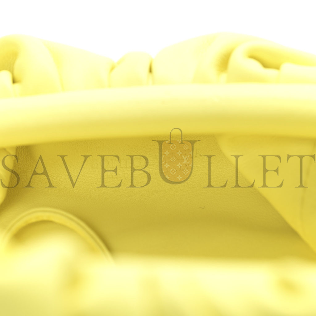 bo*te*ga Ve*ne*ta butter calfskin the mini pouch sherbert (23*13*6cm)