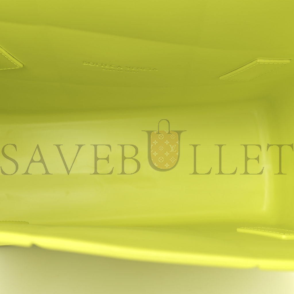 bo*te*ga Ve*ne*ta rubber maxi intrecciato medium arco kiwi green (43*39*18cm)