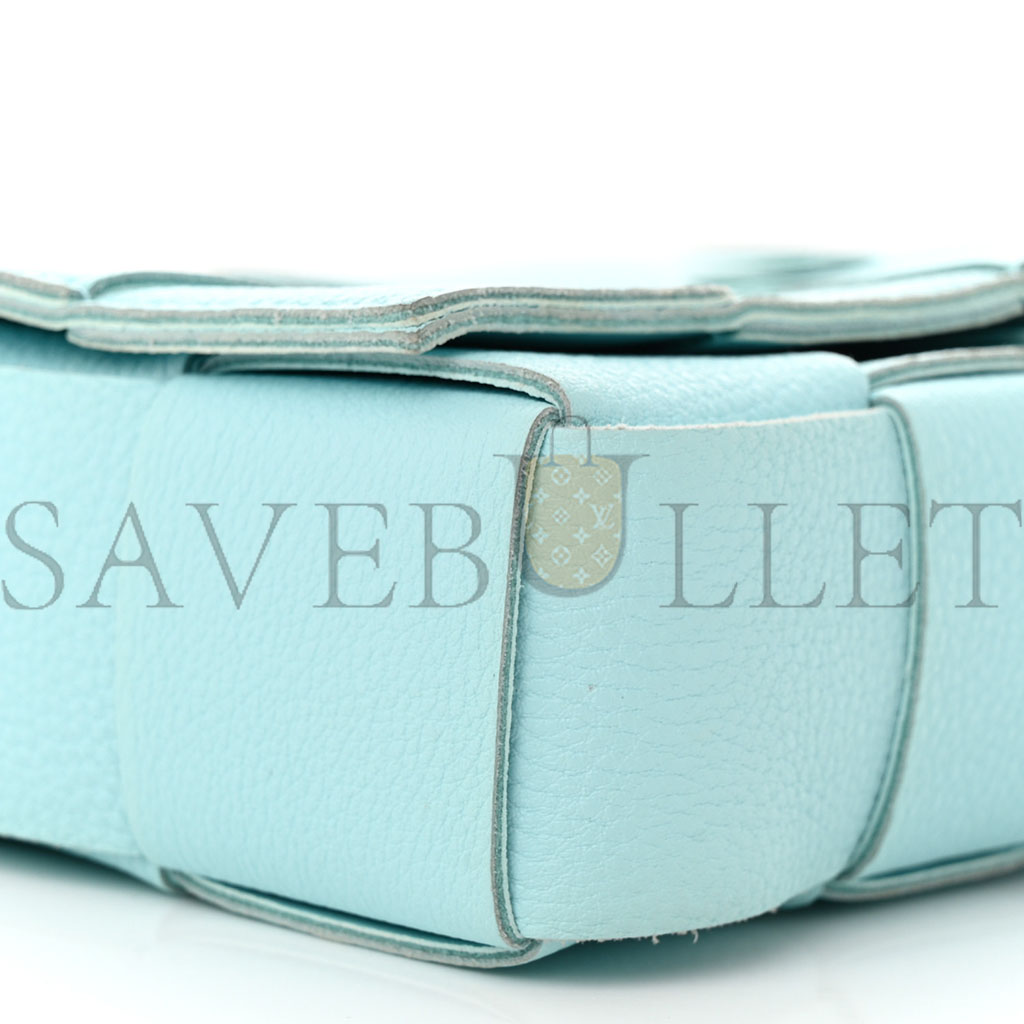 bo*te*ga Ve*ne*ta grained calfskin maxi intrecciato cassette crossbody bag pale blue (23*15*5.5cm)