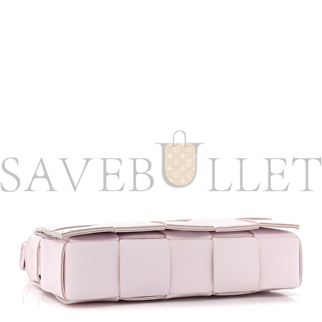 bo*te*ga Ve*ne*ta lambskin maxi intrecciato cassette crossbody bag bliss washed (23*15*5.5cm)