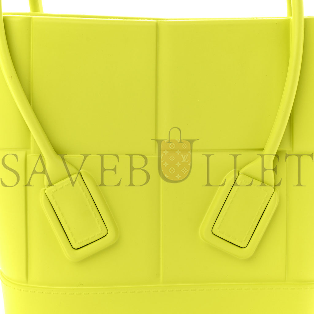 bo*te*ga Ve*ne*ta rubber maxi intrecciato mini arco kiwi green (21*18*8cm)
