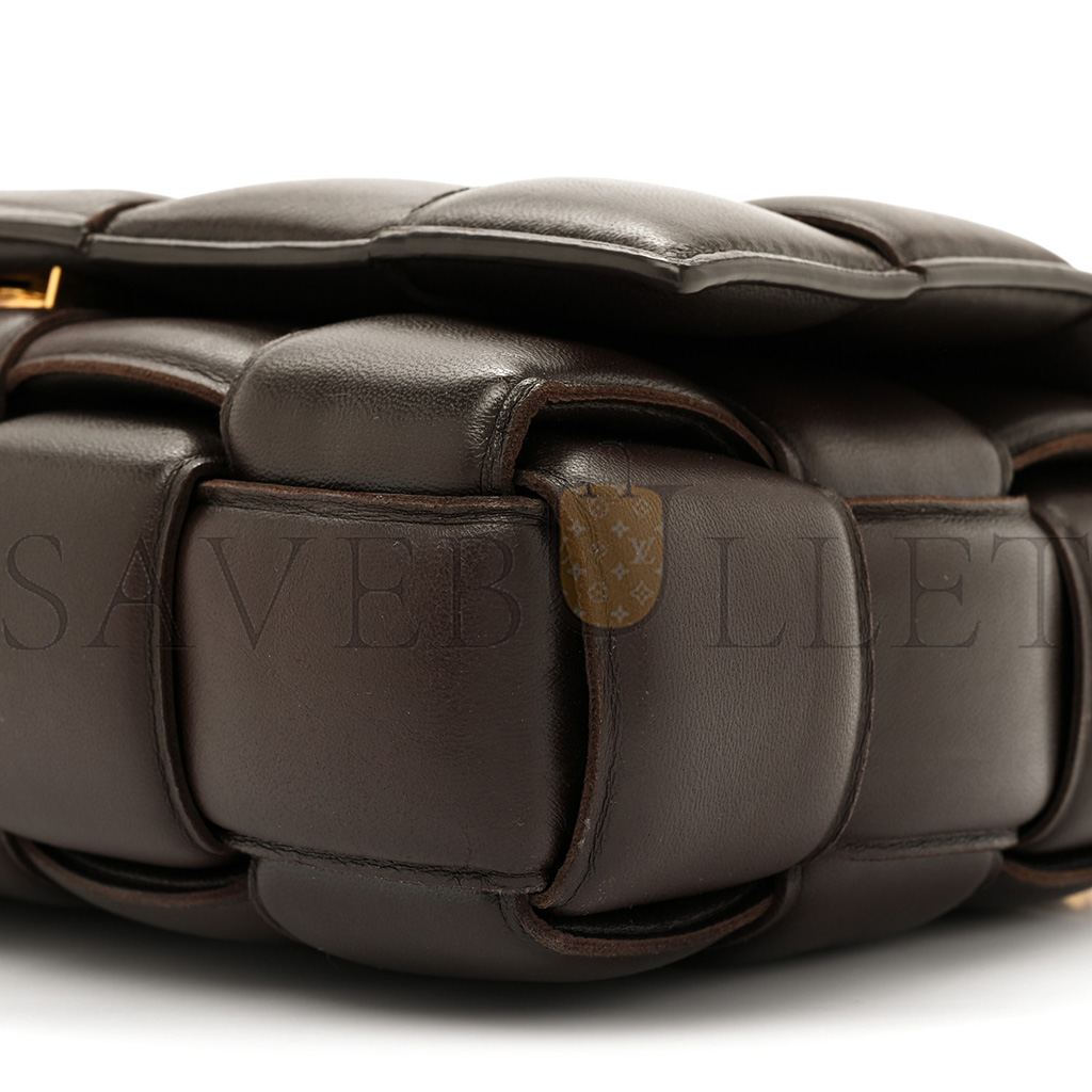 bo*te*ga Ve*ne*ta lambskin maxi intreccio padded chain cassette crossbody bag fondant (25*17*8cm)