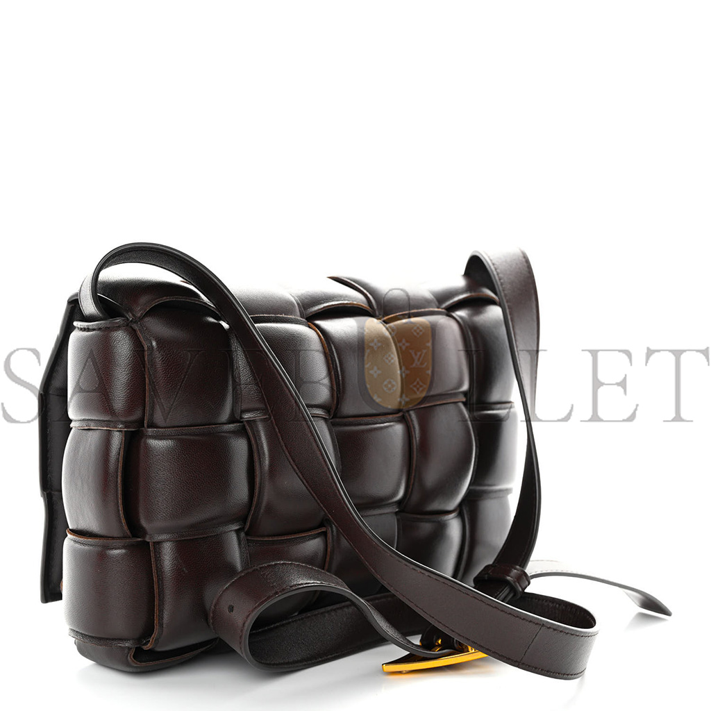 bo*te*ga Ve*ne*ta nappa maxi intreccio padded cassette crossbody bag fondant (26*18*8cm)