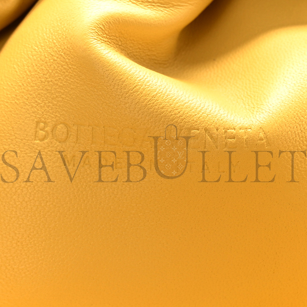 bo*te*ga Ve*ne*ta nappa maxi intrecciato the pouch oversized clutch corn (38*21*8cm)