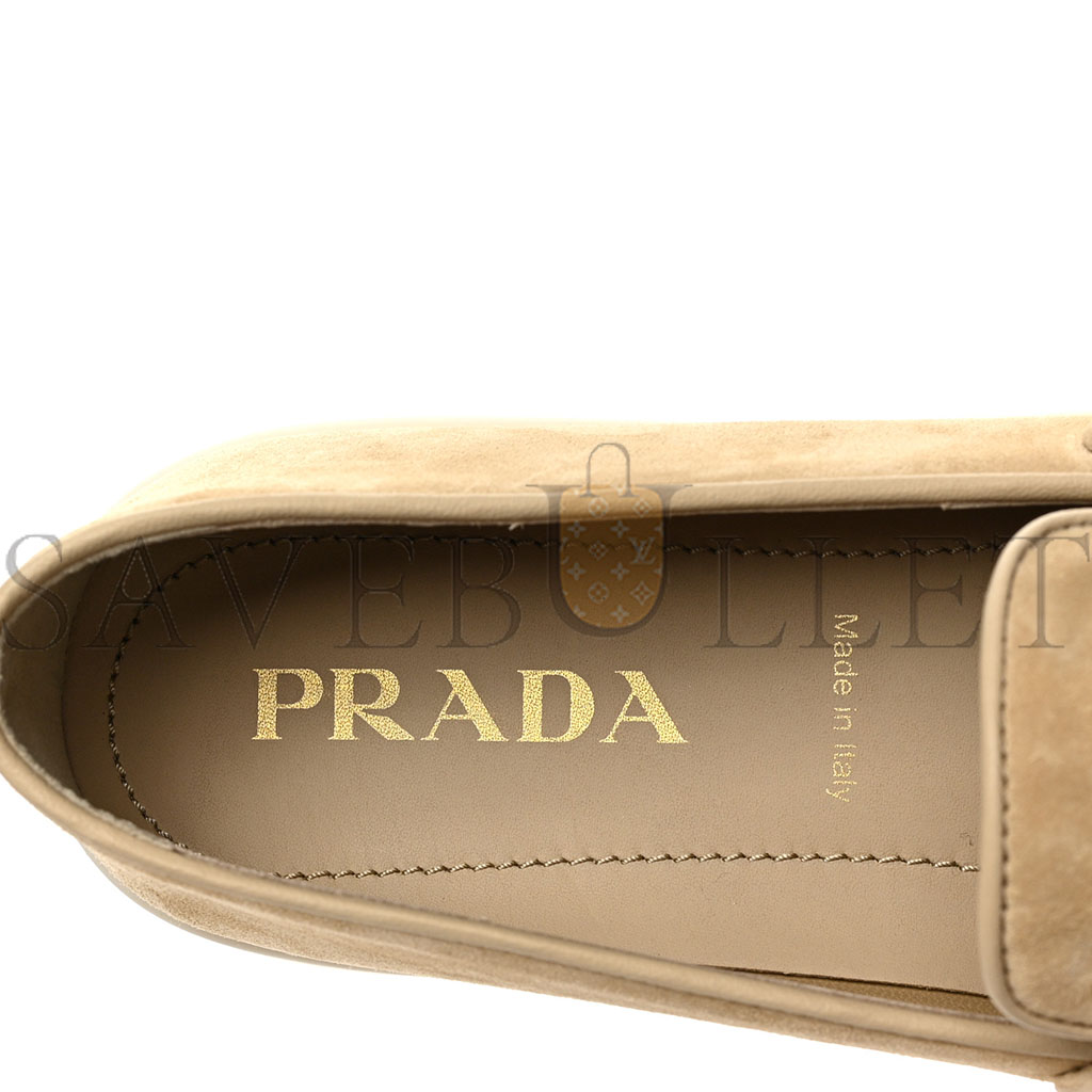 Pra*a vitello scamosciato metal triangle logo saint tropez 25mm loafers 40 ecru