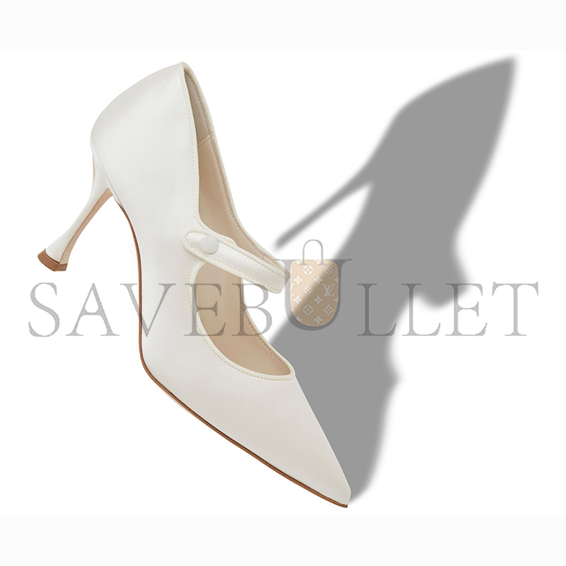 MANOLO BLAHNIK CAMPARINEW BRIDAL CREAM SATIN POINTED TOE PUMPS 124-2566-0002