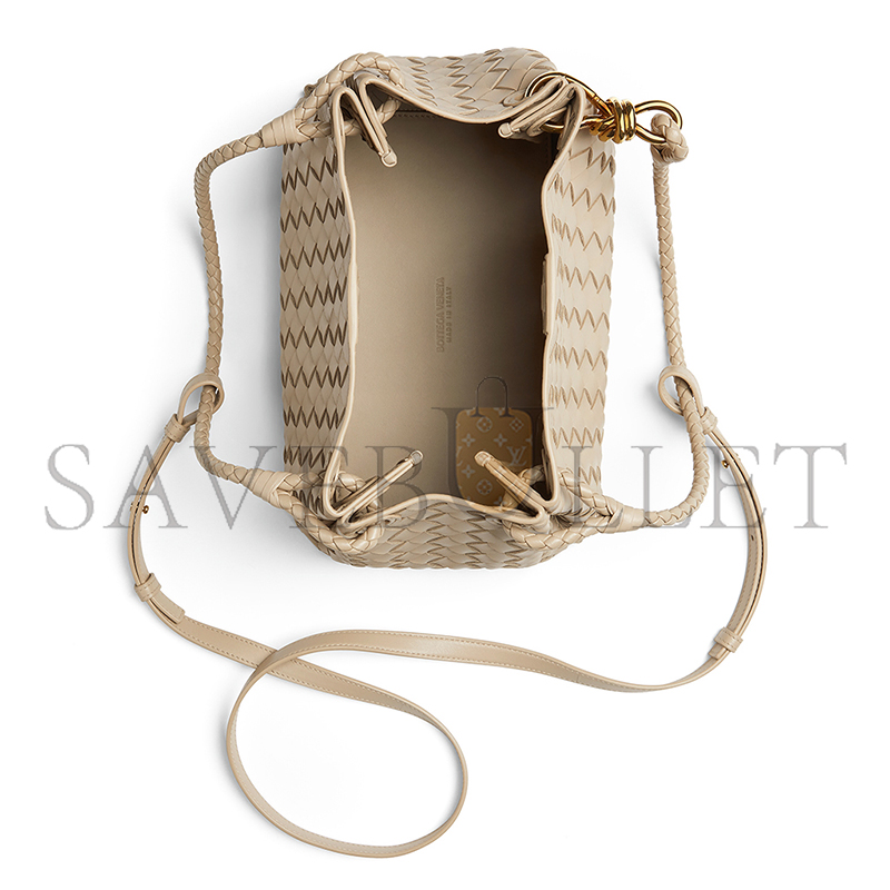 bo*te*ga Ve*ne*ta parachute 835921vcppt9614 (29.5*18.5*17.5cm)