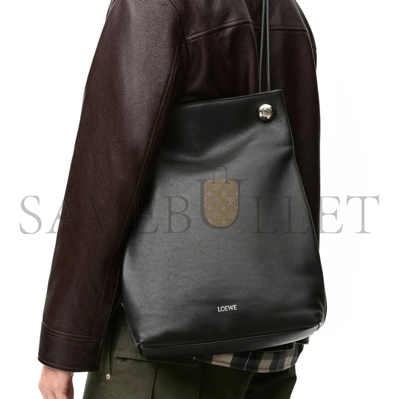 l0ew* pebble hobo in S*pple grained calfskin banbptmx01 (27.5*40*11.5cm)