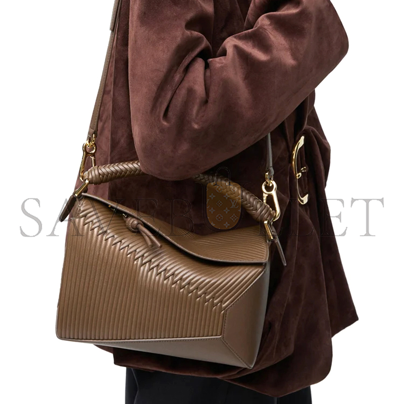 L0ew* small puzzle bag in calfskin a510p60x72-6423 (24*16.5*10.5cm)