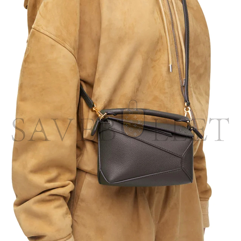 L0ew* mini puzzle edge bag in soft grained calfskin a510p88x16-1220 (18*12.5*8cm)