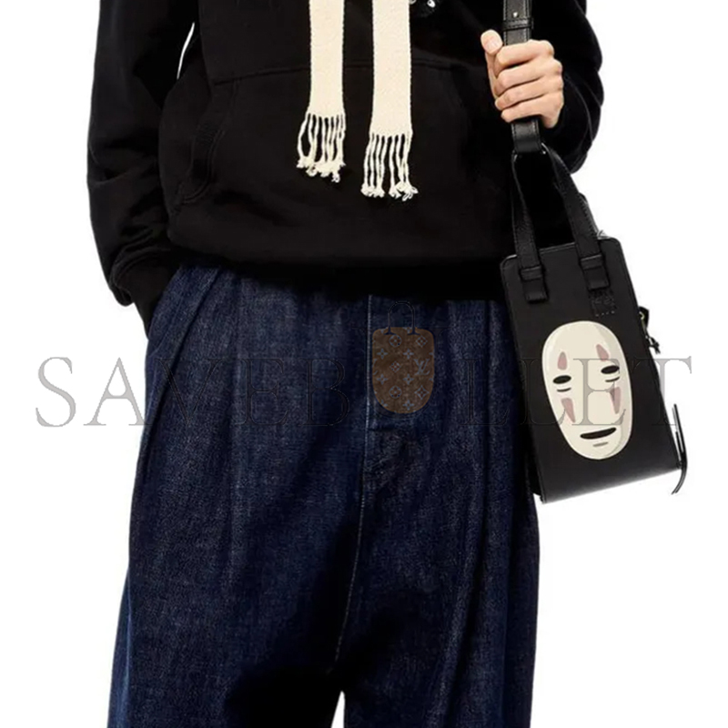 L0ew* x studio ghibli hammock compact bag in classic calfskin a538s35x36-1100 (30*25*13.5cm)