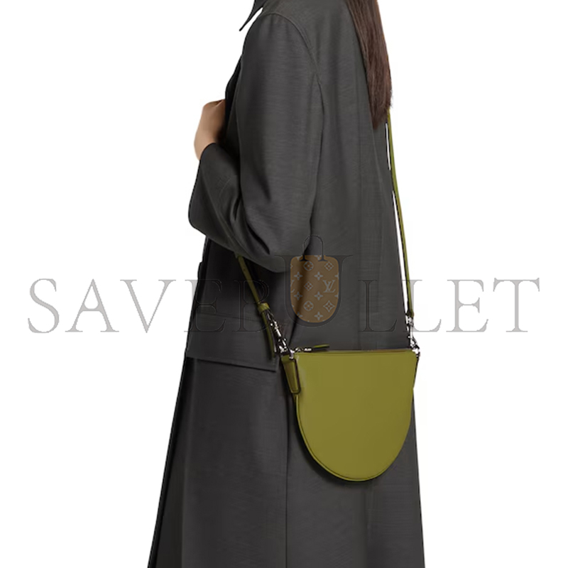 G*u*i b small bag 824529 (23*18.5*2cm)