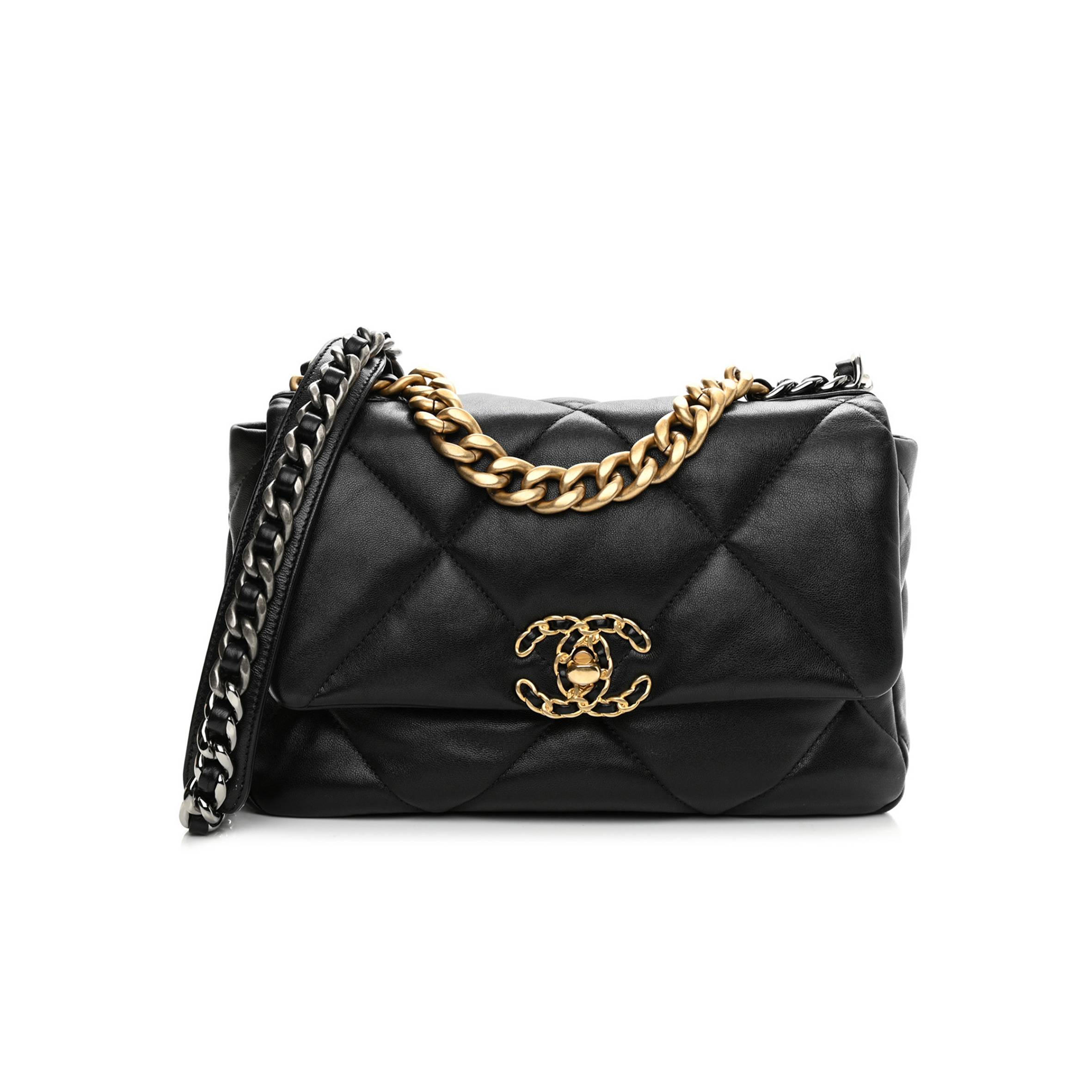 Ch*el goatskin quilted medium Ch*el 19 flap black gold hardware (25*17*8cm)