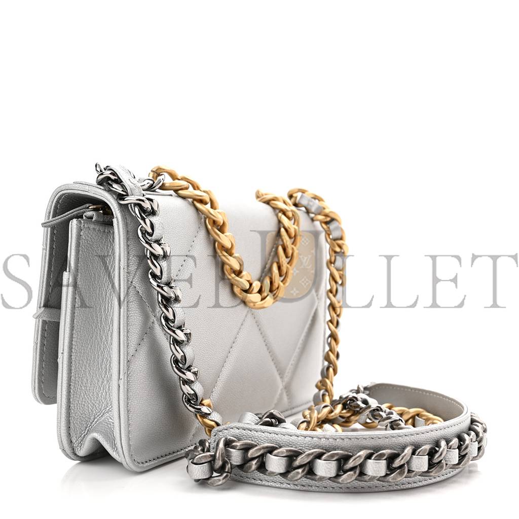 Ch*el metallic lambskin quilted Ch*el 19 wallet on chain woc silver (19*11*3cm)