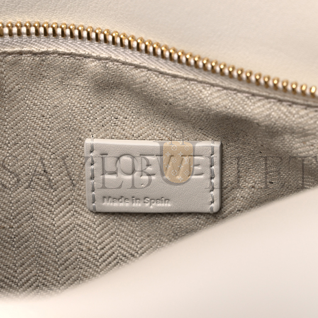 l*ew* classic calfskin small puzzle edge bag soft white paper craft (24*16.5*10.5cm)