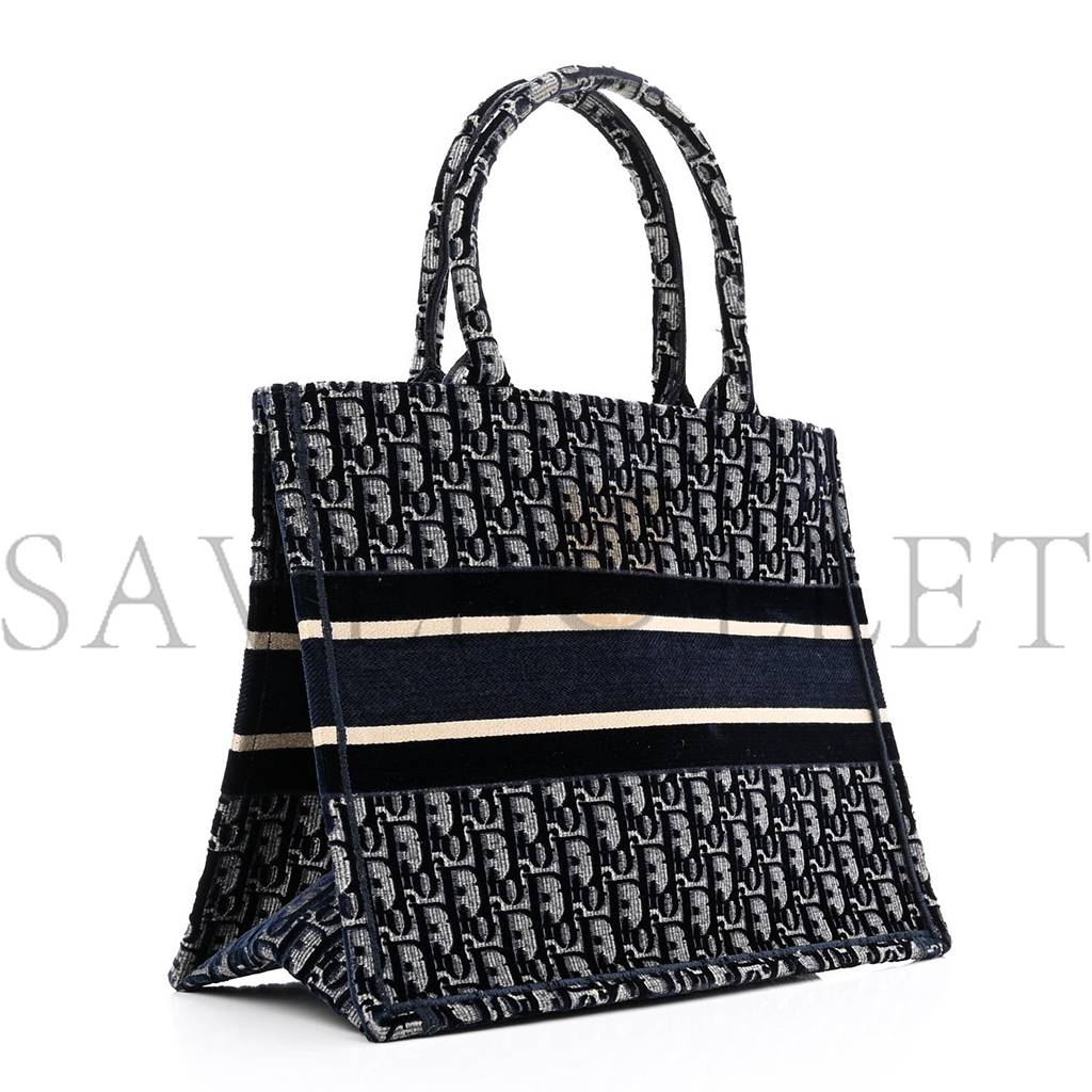 D*or oblique velvet medium book tote blue multicolor (36*27*16.5cm)