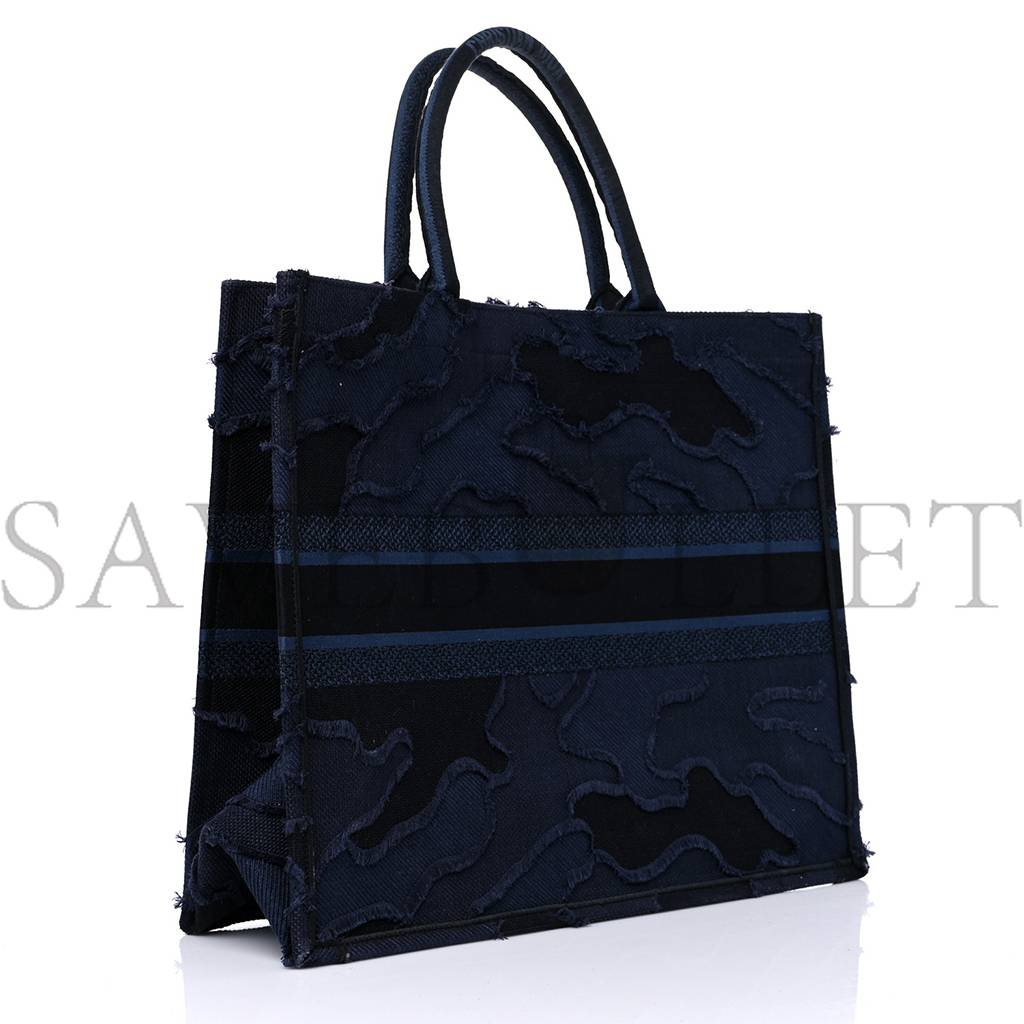D*or canvas embroidered camouflage book tote blue (43*36*18.4cm)