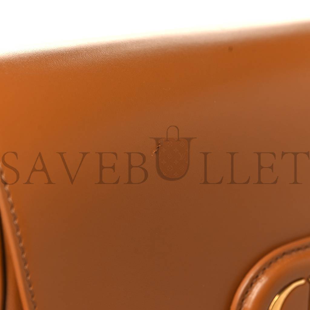 D*or box calfskin medium bobby flap camel (22*17*6.4cm)