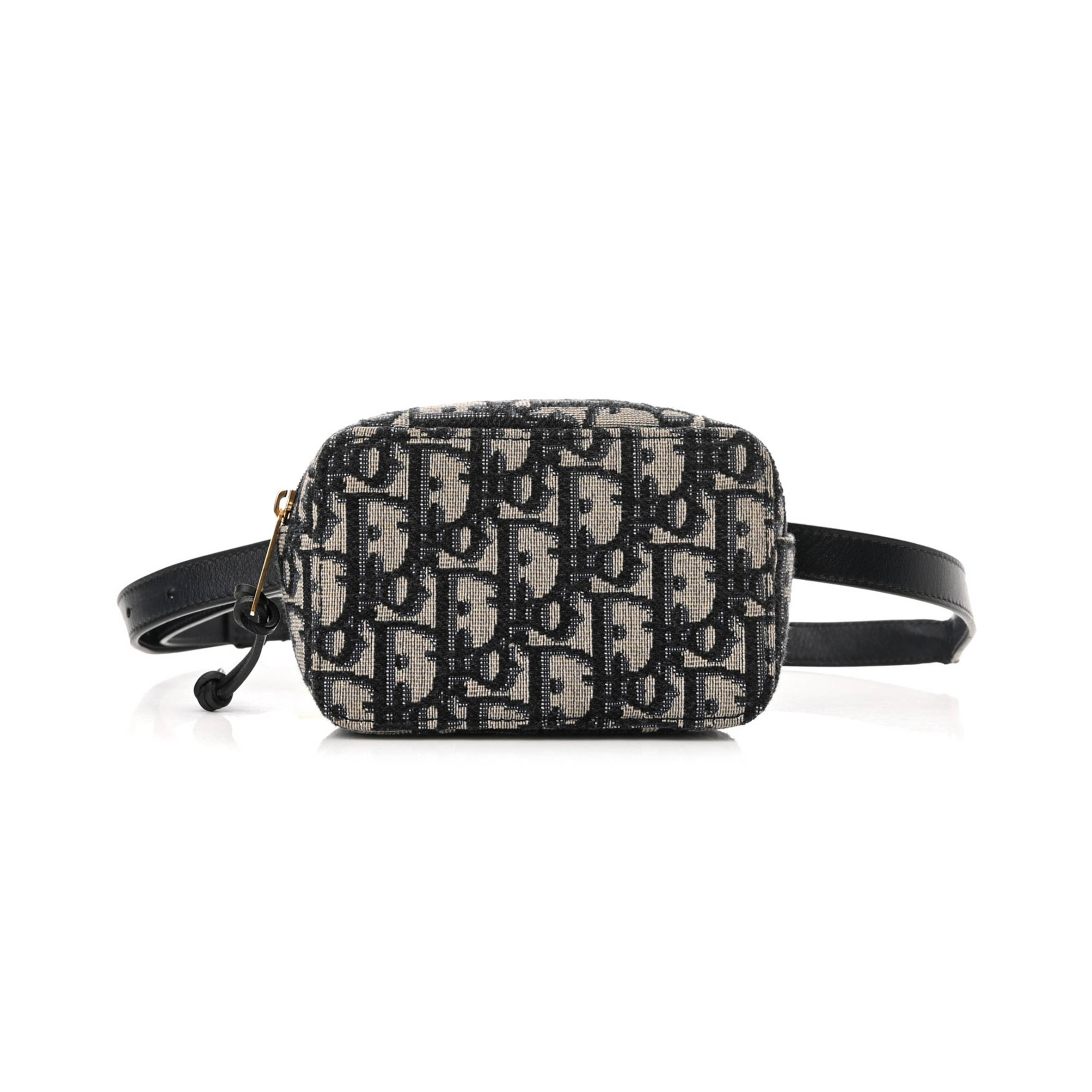 D*or oblique belt pouch blue (13*8*5.1cm)