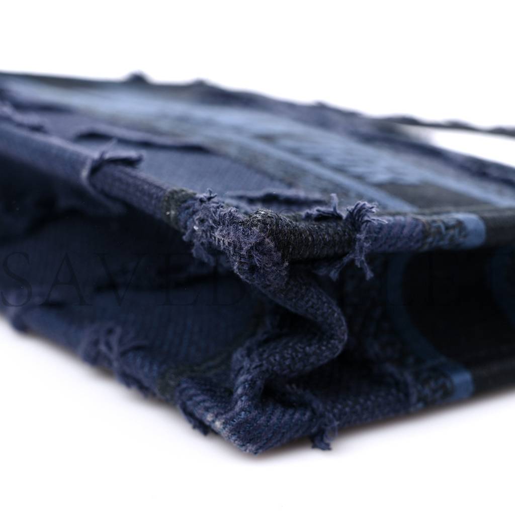 D*or canvas embroidered camouflage mini book tote blue (23*15*5.7cm)