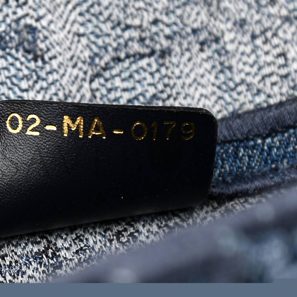 D*or oblique embroidered saddle bag denim blue (25*22*5.7cm)