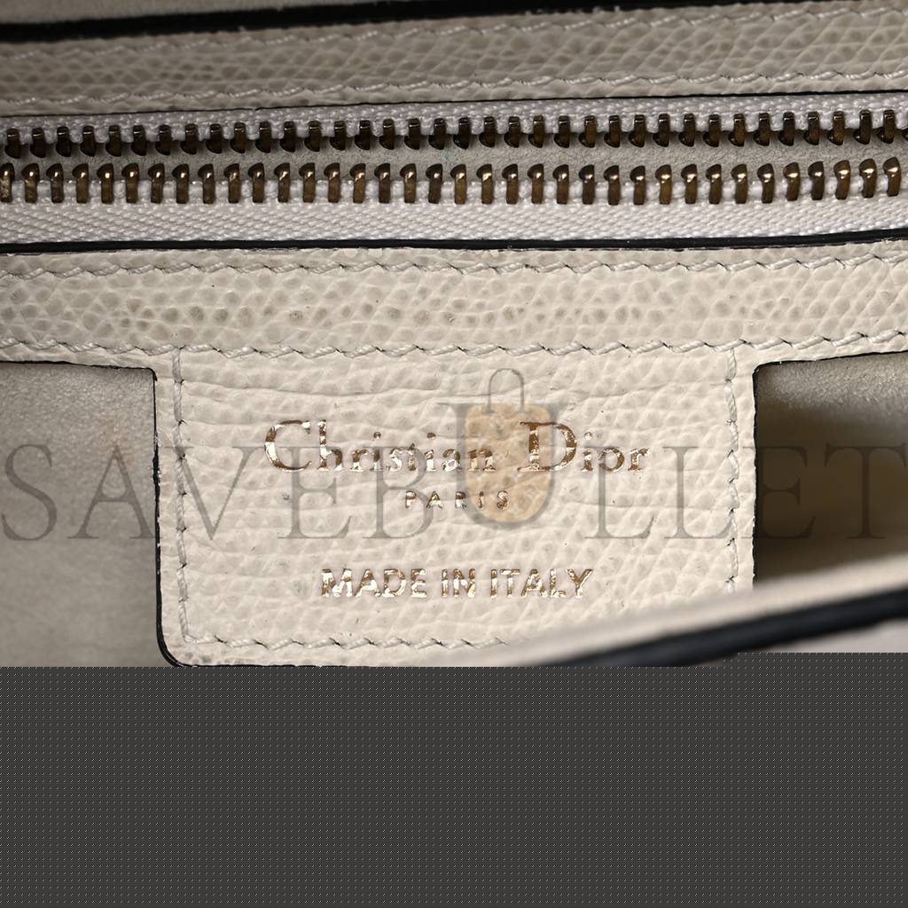 D*or grained calfskin saddle bag white (25*22*5.1cm)