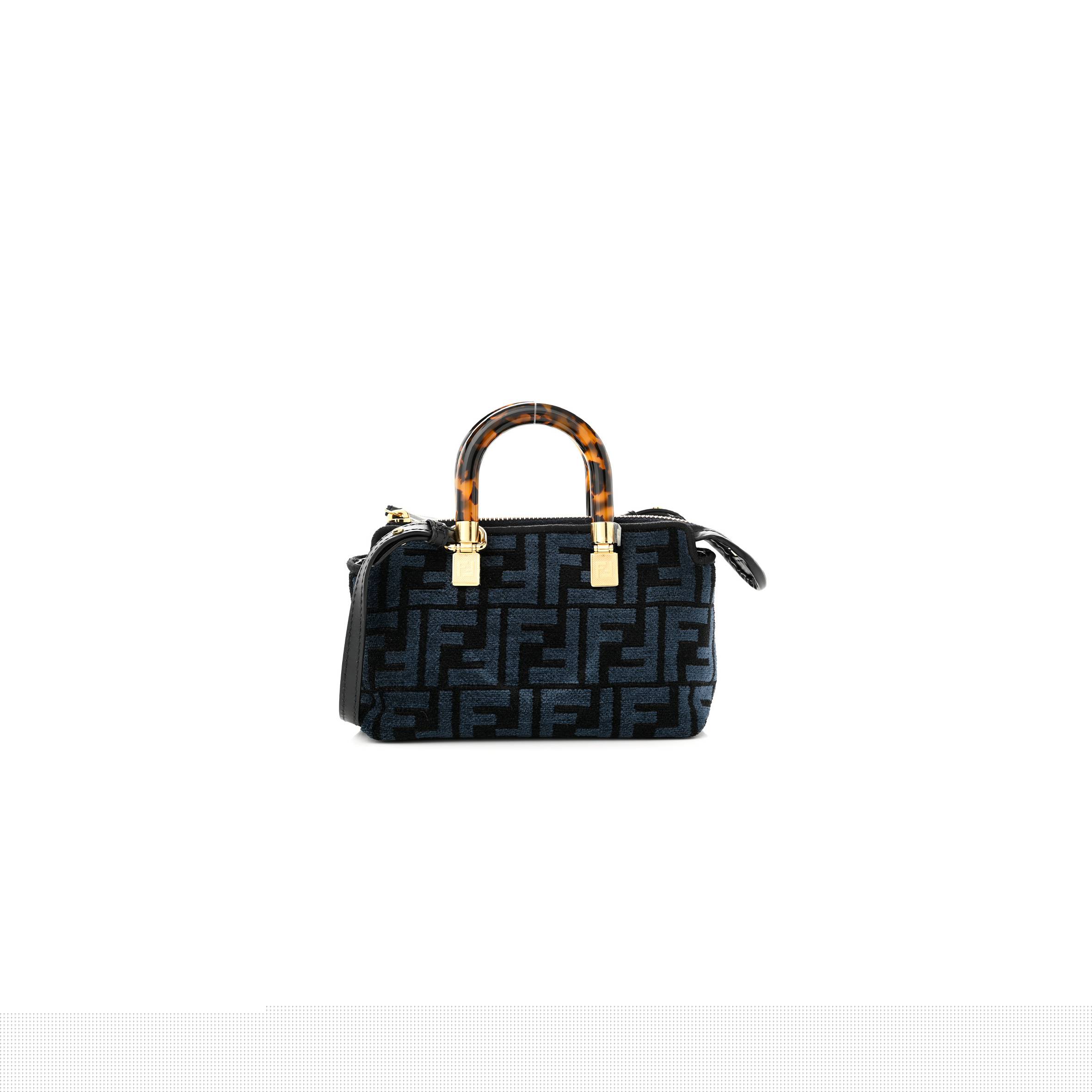 F**di chenille vitello king plexiglass ff mini by the way top handle boston bag blue black (17*11*8cm)